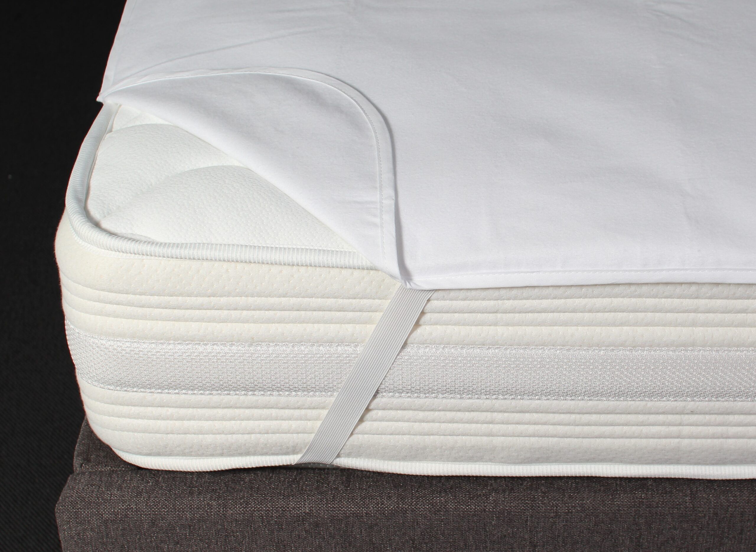 Bettenfachgeschäft-Molton-Bettinhalt-Matratzenschoner-Schutz-Matratzenschutz-Bettwäsche-Ruoss-Robertruoss-Matratze-Wasserbett-Bettencenter-Bettenzenter